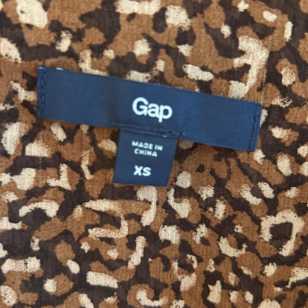 Gap women’s tanktop, size XS, brown/cream, ties at shoulder, leopard like print - Picture 4 of 7